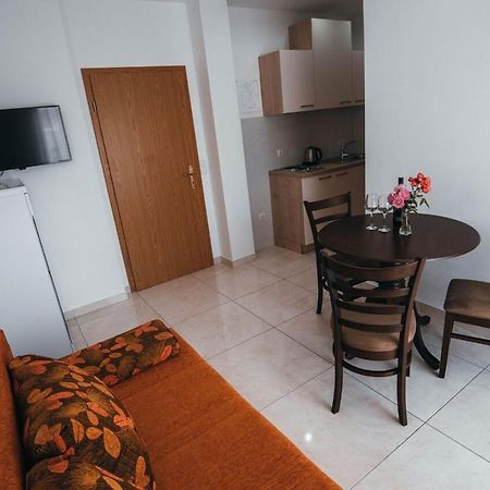Apartmani Tamaris Vodice Bagian luar foto