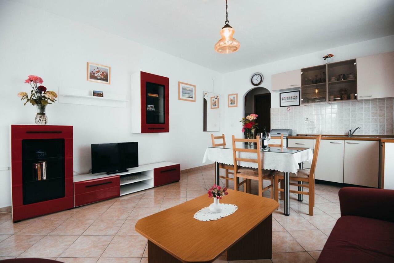 Apartmani Tamaris Vodice Bagian luar foto