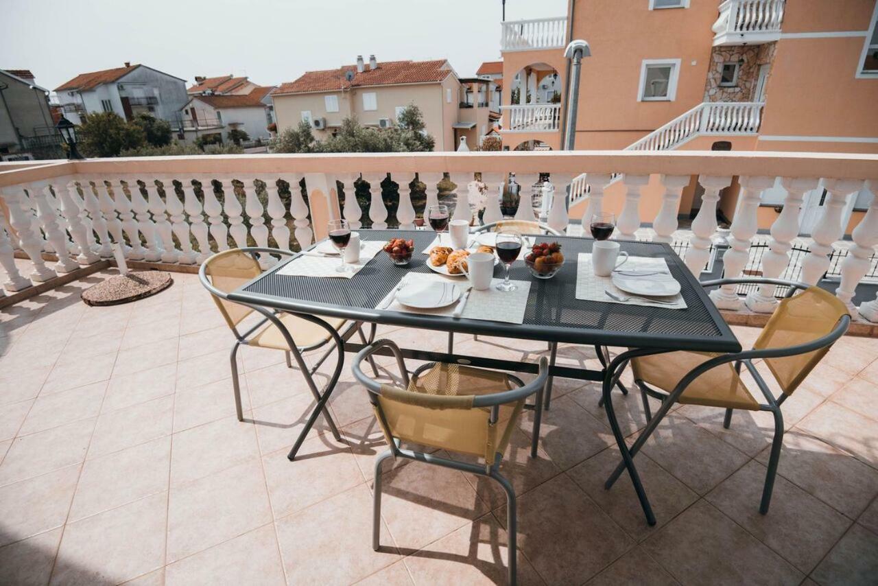 Apartmani Tamaris Vodice Bagian luar foto