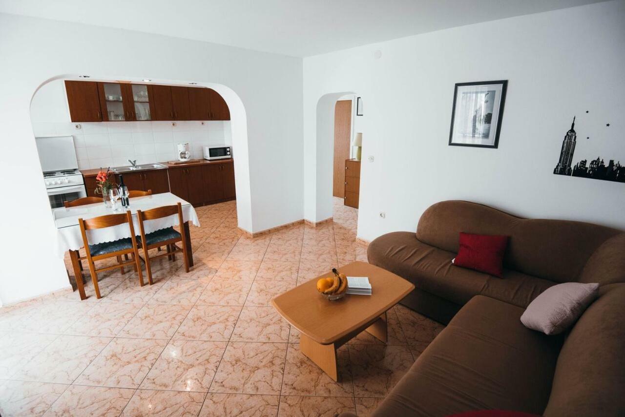 Apartmani Tamaris Vodice Bagian luar foto