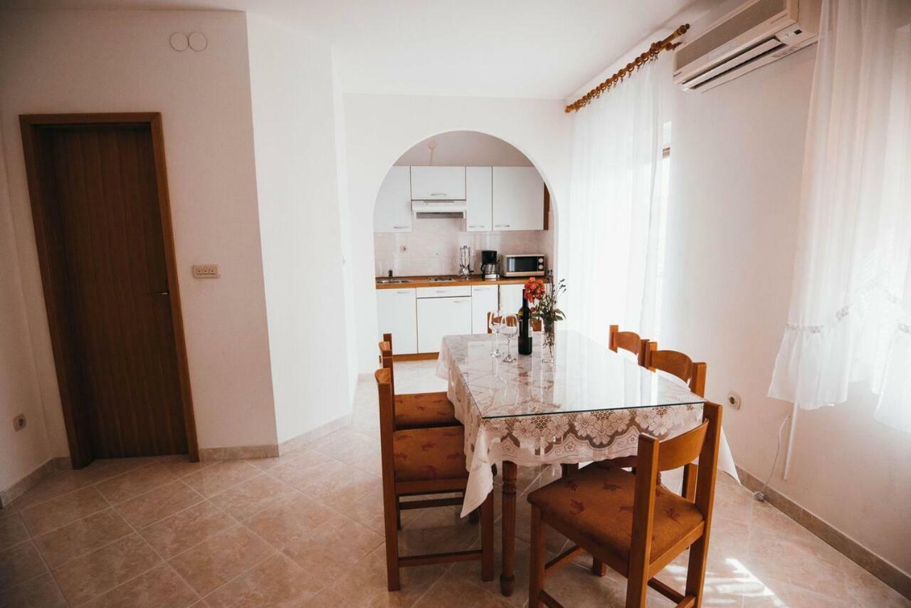 Apartmani Tamaris Vodice Bagian luar foto