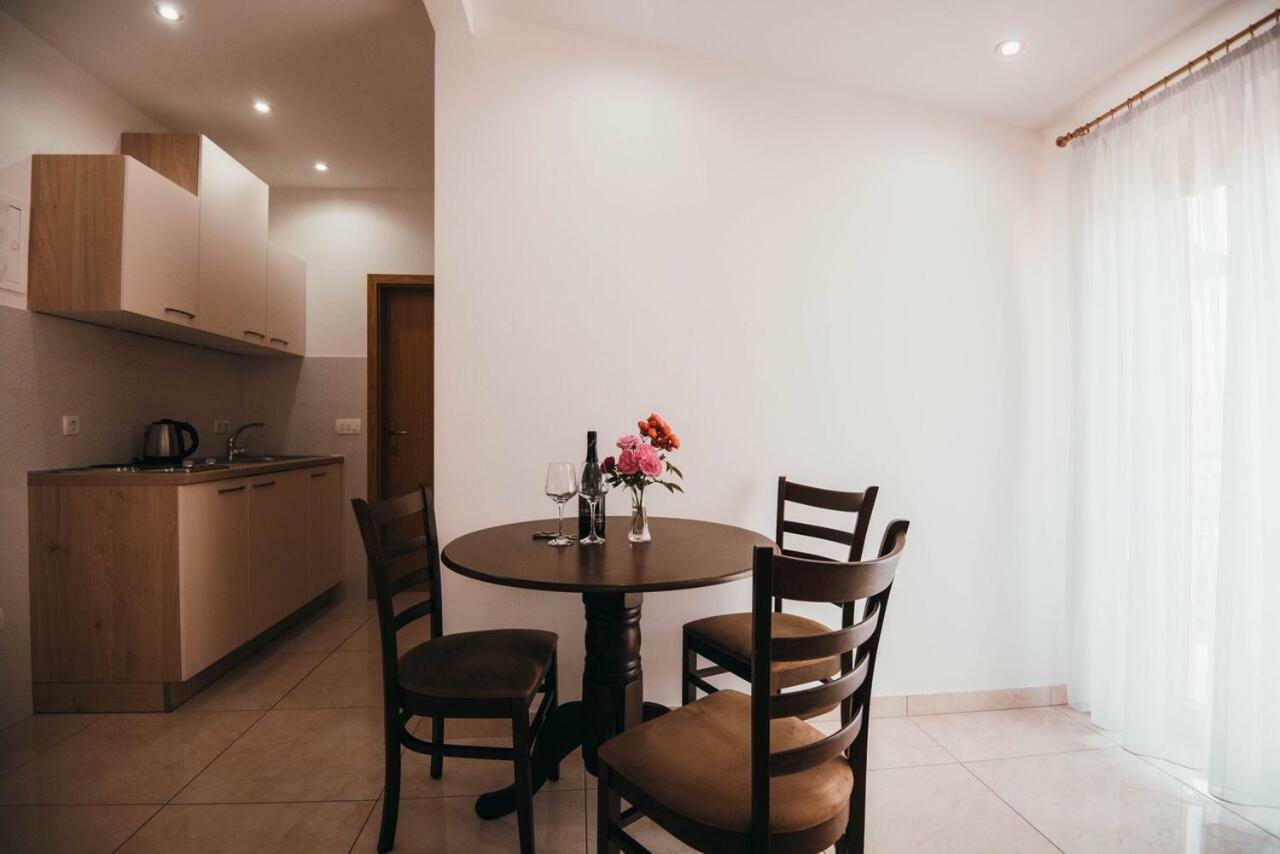 Apartmani Tamaris Vodice Bagian luar foto