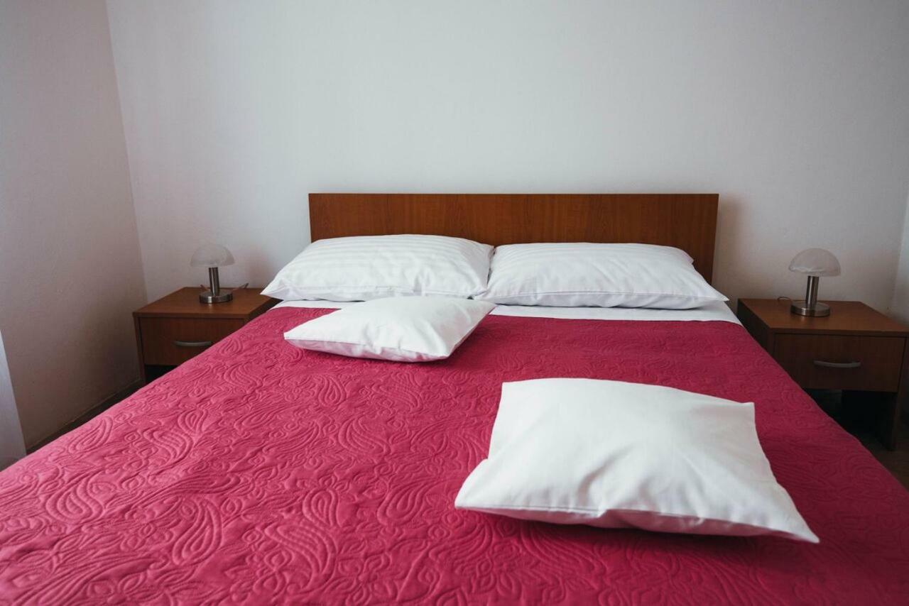 Apartmani Tamaris Vodice Bagian luar foto