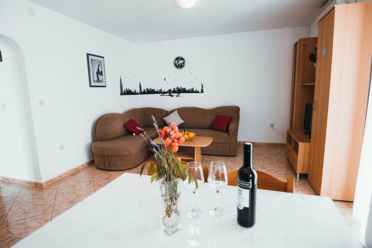 Apartmani Tamaris Vodice Bagian luar foto