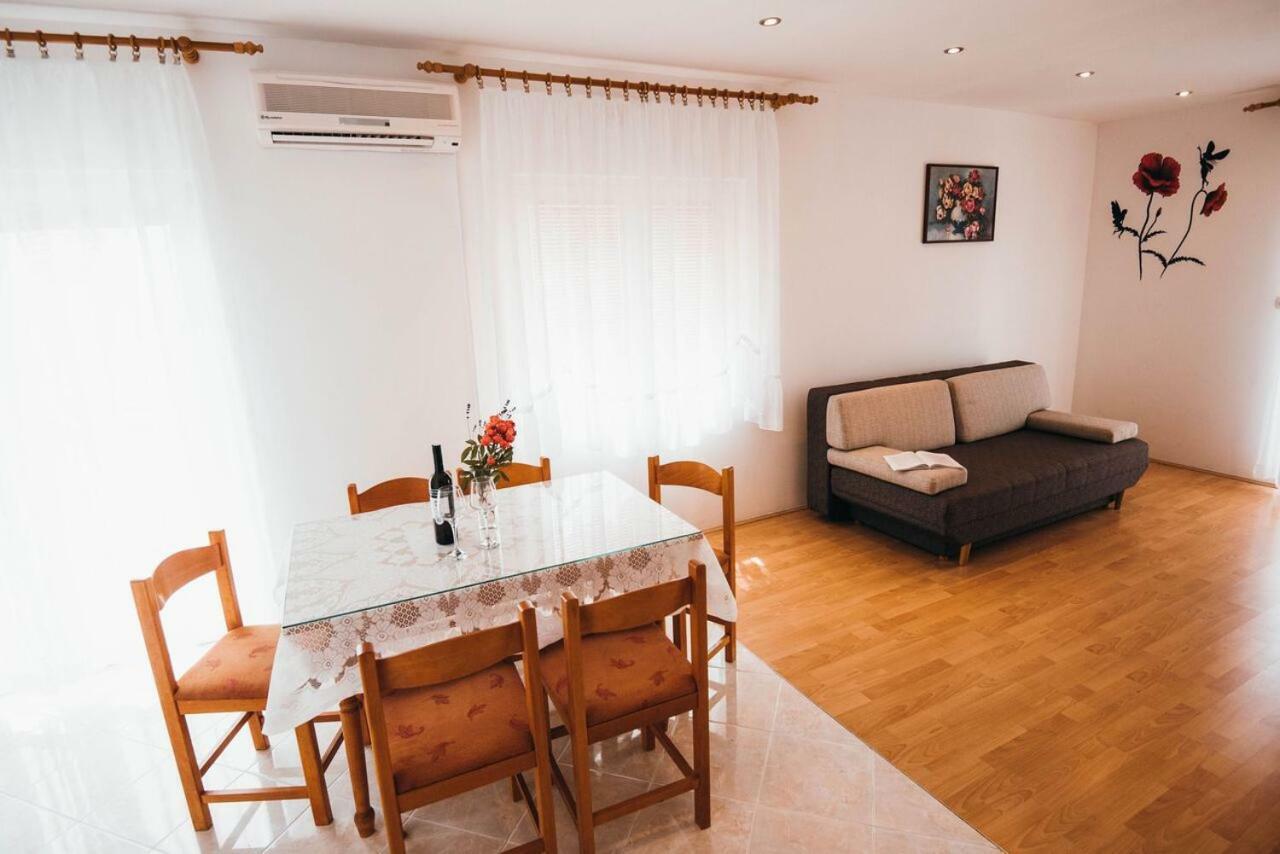Apartmani Tamaris Vodice Bagian luar foto
