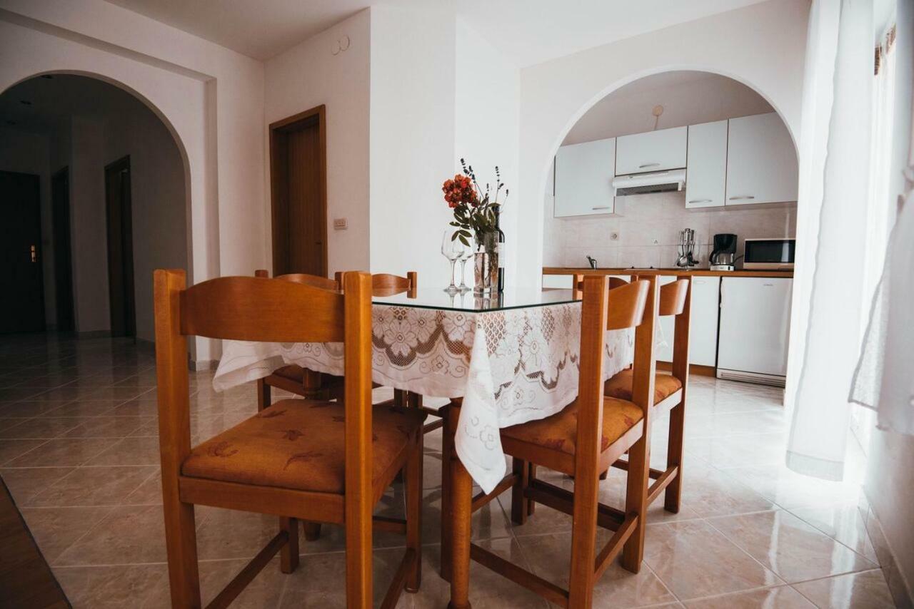 Apartmani Tamaris Vodice Bagian luar foto