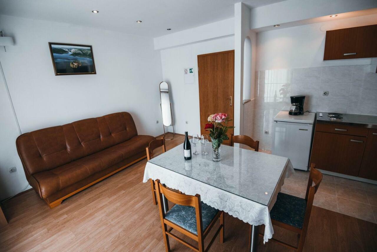 Apartmani Tamaris Vodice Bagian luar foto
