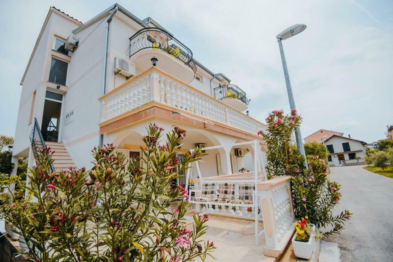 Apartmani Tamaris Vodice Bagian luar foto