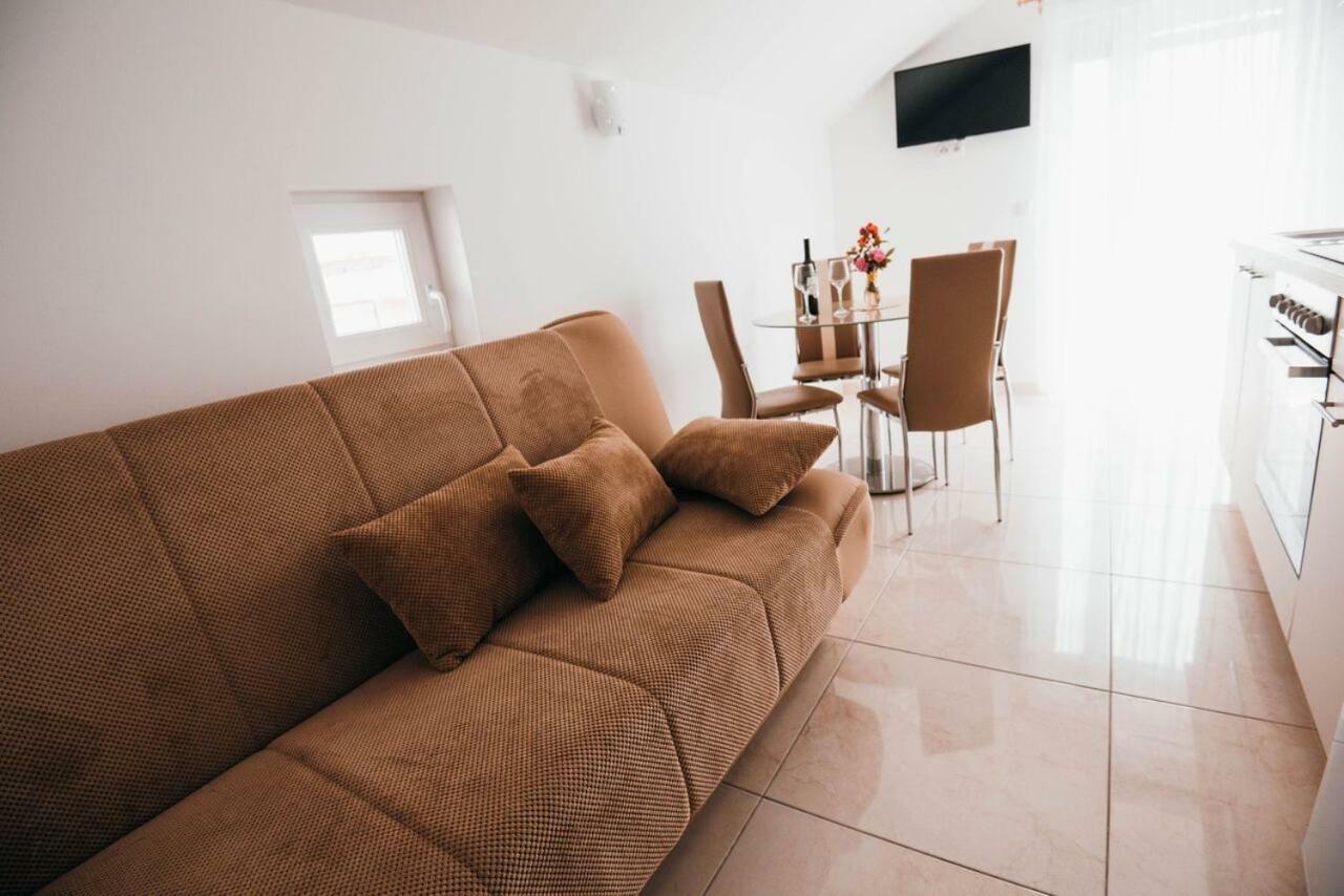 Apartmani Tamaris Vodice Bagian luar foto