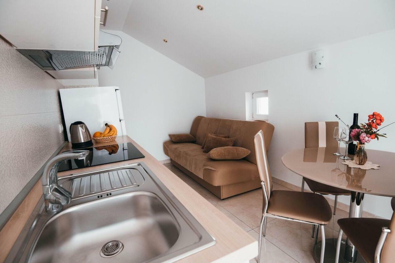 Apartmani Tamaris Vodice Bagian luar foto