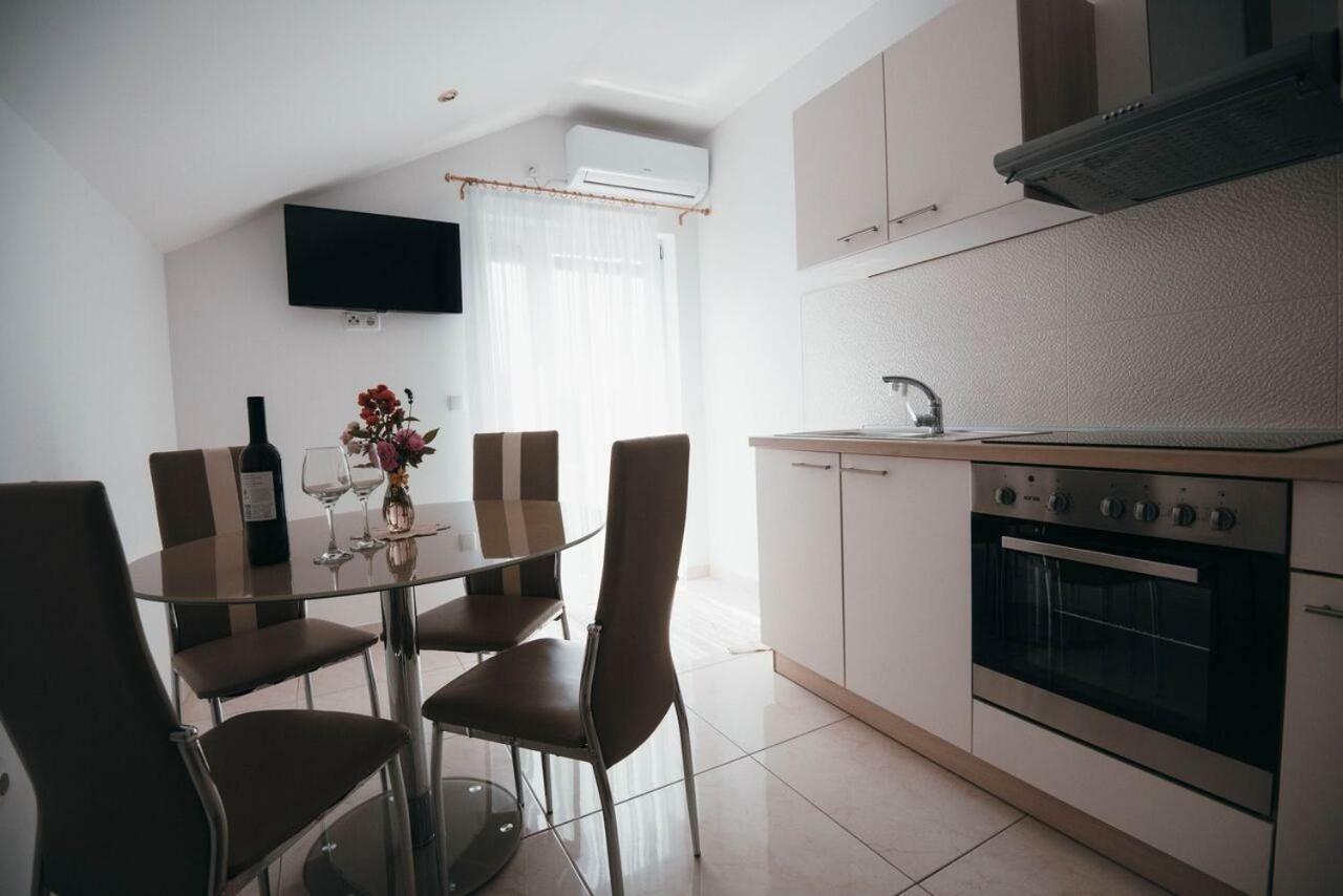 Apartmani Tamaris Vodice Bagian luar foto