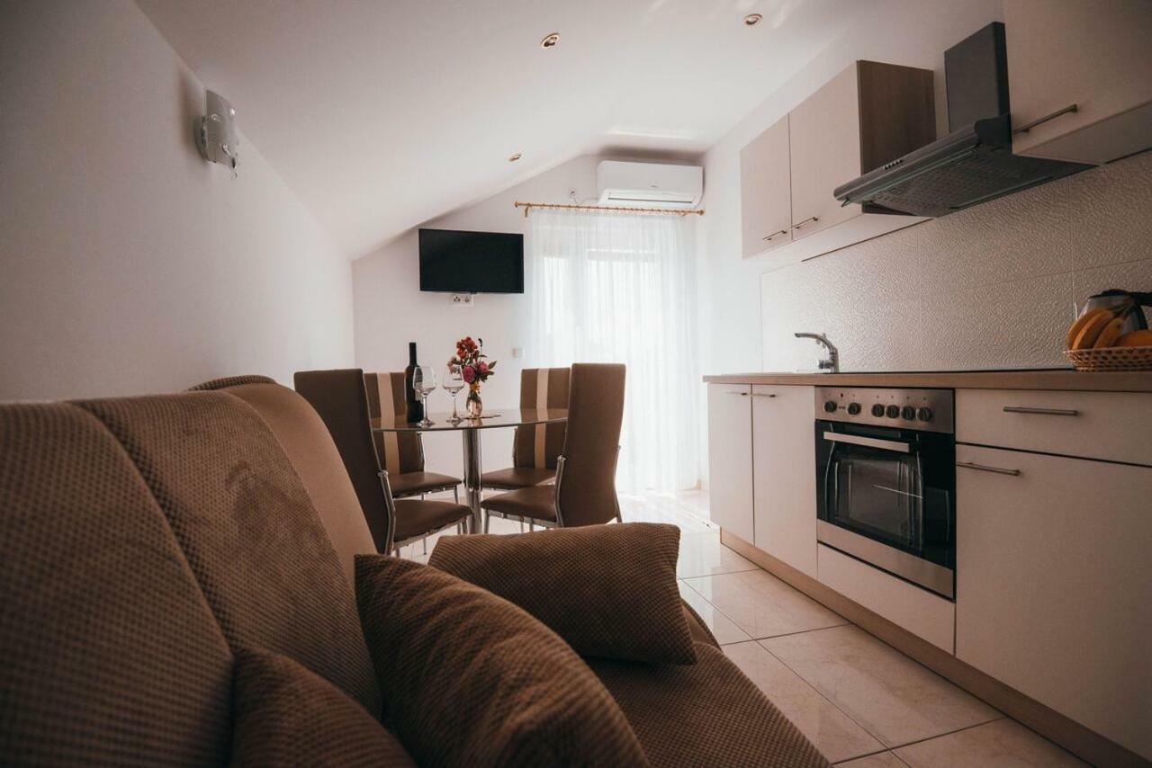 Apartmani Tamaris Vodice Bagian luar foto