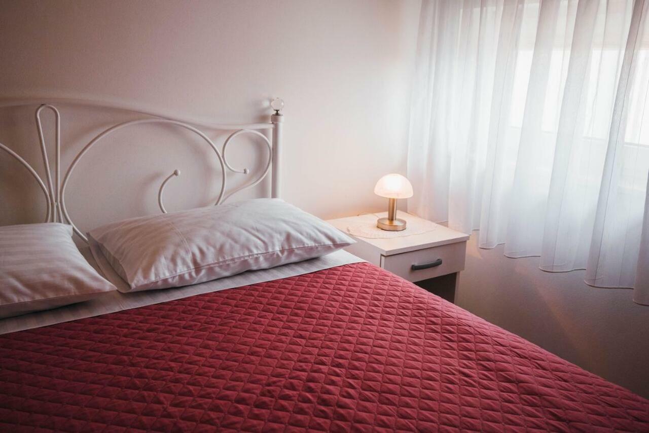 Apartmani Tamaris Vodice Bagian luar foto