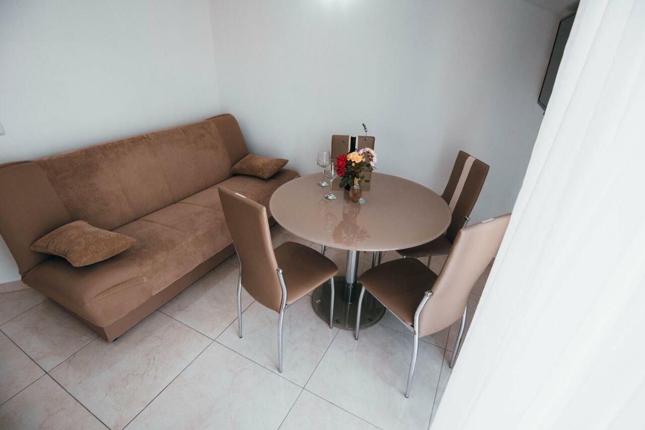 Apartmani Tamaris Vodice Bagian luar foto