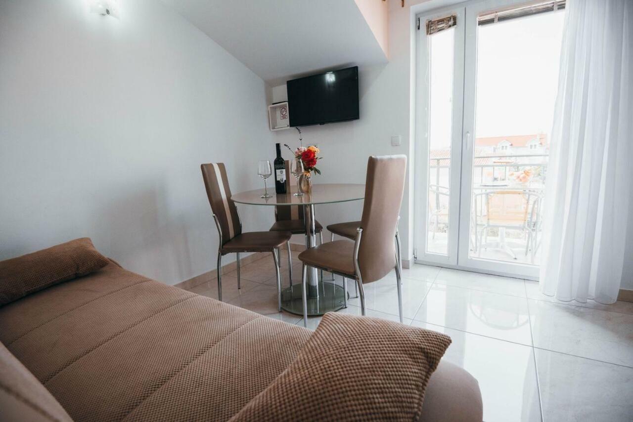 Apartmani Tamaris Vodice Bagian luar foto