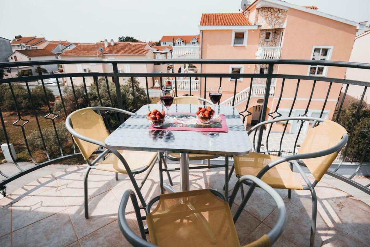 Apartmani Tamaris Vodice Bagian luar foto