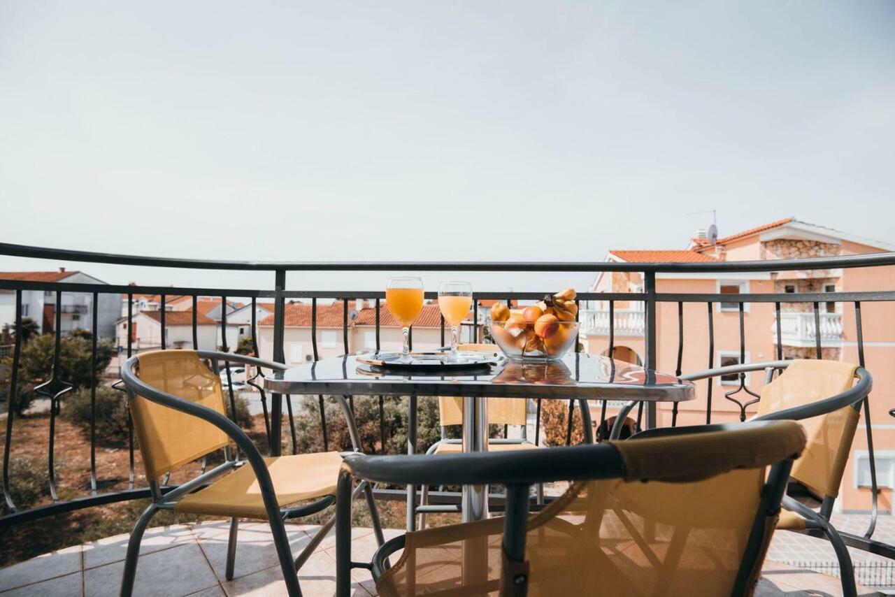 Apartmani Tamaris Vodice Bagian luar foto