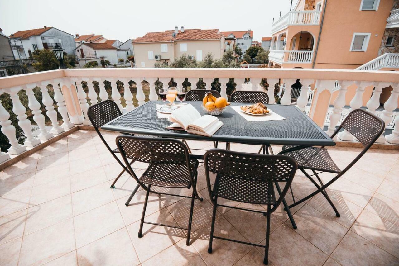 Apartmani Tamaris Vodice Bagian luar foto