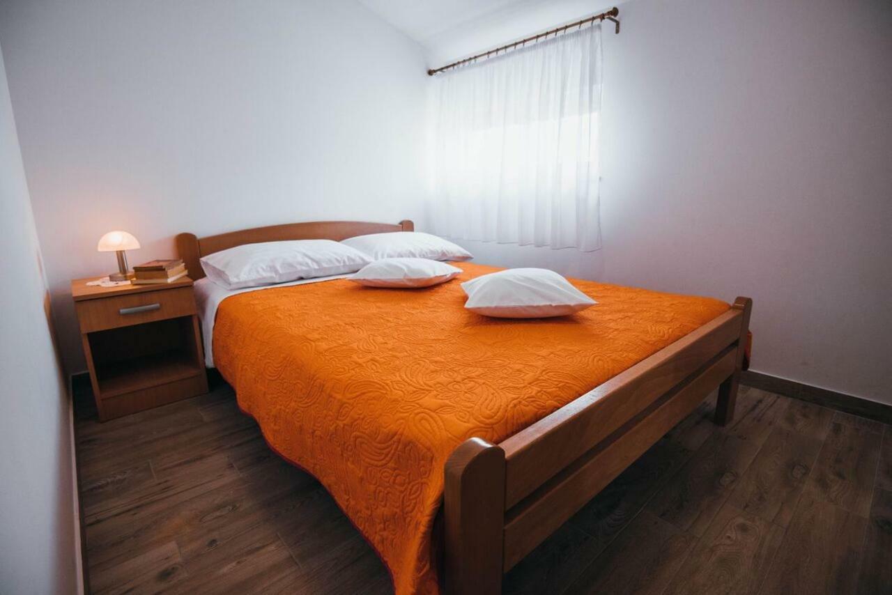 Apartmani Tamaris Vodice Bagian luar foto